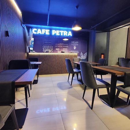 Petra Hotel Tuzla Istanbul Exteriör bild